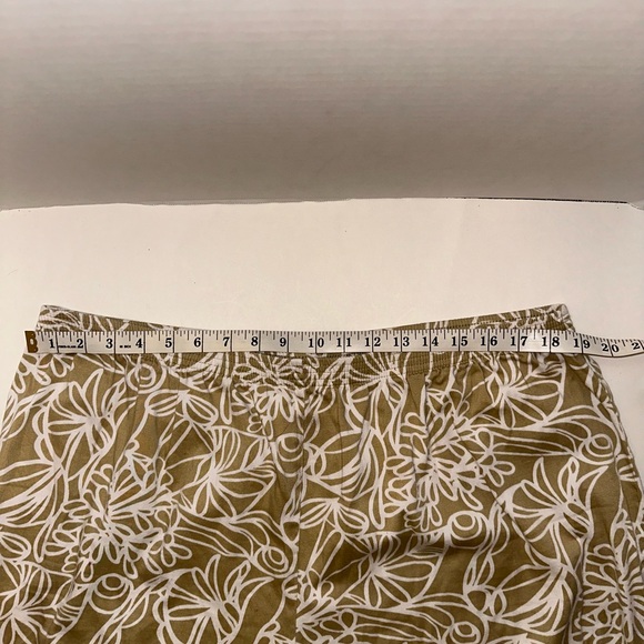 N Touch plus size capris - Picture 3 of 4